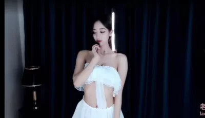 [转载搬运] 虎牙陈不肥早期定制流出 [15V+830M][百度盘]