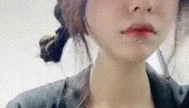 [转载搬运] 顶级校花下海直播~!巨乳桃臀~丝袜美腿~放飞自我~抖奶掰穴 [4v+3.7g][百度盘]