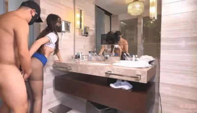 [自行打包] 顶级反差学生妹穿上空乘制服服务金主爸爸，同学老师眼... [1v+872m][百度盘]