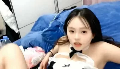 [转载搬运] 极品女仆婊妹全程露脸被大哥爆草蹂躏，口交大鸡巴 [1+809m][百度盘]