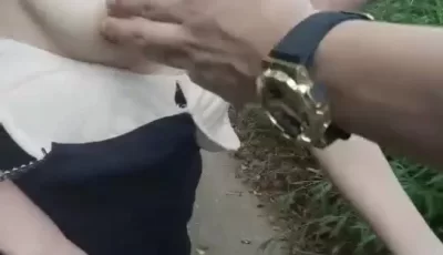 [转载搬运] 户外小树林，勾搭眼镜小伙，极品白嫩桃子奶，无套啪啪 [1+270m][百度盘]