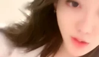 [转载搬运] 頂級粉嫩美穴網紅女神！難得大尺度自慰！幹淨小穴玻璃... [2+1923MB][磁力链接]