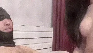[转载搬运] 漂亮伪娘贴贴cdkittyyumiko 身材高挑被直男小哥后入猛怼 [1+970m][百度盘]