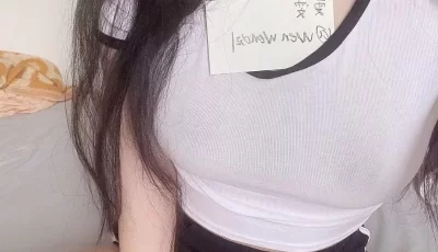 [自行打包] 极品清纯少女【雯雯的吻】被大鸡巴爸爸无套爆炒，玲珑... [20v+25p+1.85g][百度盘]