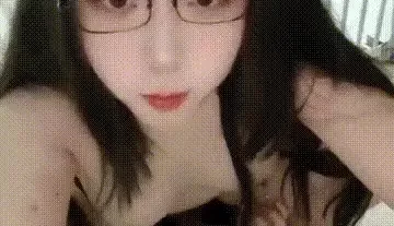 [转载搬运] 眼镜伪娘TsEro 一边插一边撸好爽啊 美女帮我口揉捏着奶子... [1v+240m][百度盘]