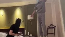 绿帽老公看着单男操黑丝高跟媳妇 [05:22]
