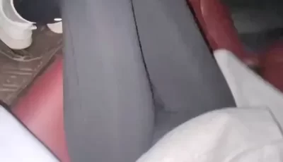 [转载搬运] 路边和母狗房东车震中途拉出车外站马路牙子上操她骚穴 [1v+366m][百度盘]