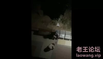 @20208463735 用户上传：偷情女子跪求男子原谅 [00:12]