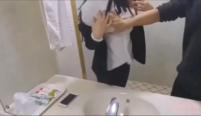 [转载搬运] 自拍流出下班的银行美女和客户去开房 [1+550m][百度盘]