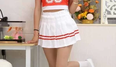 [转载搬运] 初夏女神-点点~性感超短裙肉丝运动女孩[140P+1V 0.9G百度网盘] [140p1v+0.9G][百度盘]