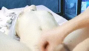 [转载搬运] 乳头阴唇电击sm调教啪啪啪，虐阴母狗【黑洞】吊起风油精... [2+3248MB][磁力链接]