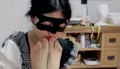 [转载搬运] 奶味小仙女 梦想成为魔法少女 柊舞缇娜 真人调教 舔脚 [1V+1.95GB][百度盘]