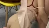 哥哥上班去了嫂子穿上情趣丝袜高跟鞋叫我自己开门去草她，偷情上瘾了！ [14:42]