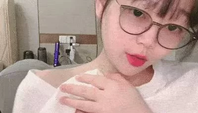 [转载搬运] 眼鏡清純美少女桃子！極品大白美臀！翹起屁股抖動，手... [2+3065MB][磁力链接]