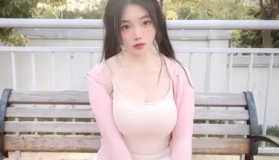 [转载搬运] 巨乳嫩妹大学生 私拍福利 自摸喷水露出吡尿 [140v+3G][多种下载方式]