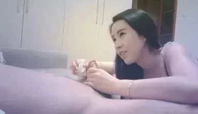 这不是那个明星吗？. [12:26]