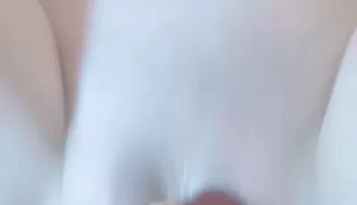 [转载搬运] 貌美御姐外表下的极品微胖酮体，疯狂腰臀小穴怼脸磨茎，蹭到高潮喷水真是极品敏感体质 [v1+2G][磁力链接]