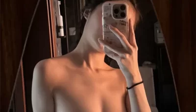 [转载搬运] 草莓舒芙蕾 – 反差婊蜂腰翘臀人前调教 [10P19V+661MB][百度盘]
