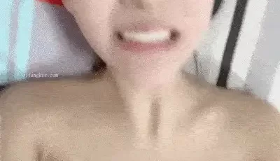 [转载搬运] 推薦！童顔巨乳 大大G奶女神【小萱啊】白皙大奶~快要被... [2+1142MB][磁力链接]