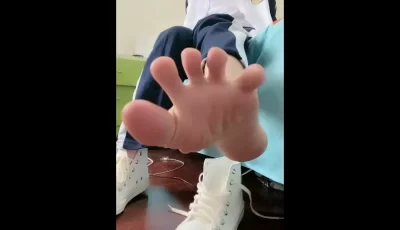[转载搬运] 校服裸足 [7v+2.4g][百度盘]