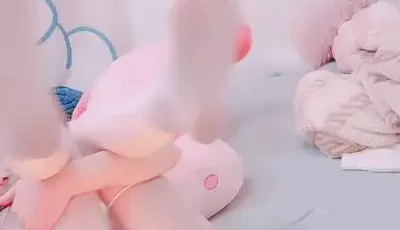 [转载搬运] 双马尾尤物美少女【四川萝莉】娇小身材超粉嫩小穴 [1v+1.1g][百度盘]