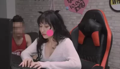 华语中字剧情呈现遊戲實況主的墮落.. [19:35]