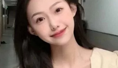 [自行打包] 衡阳师范学院校花【吴嘉妮】私底下是个反差婊～口交深喉女仆装激情3P沦为精盆母狗 [1V+1.02G][百度盘]