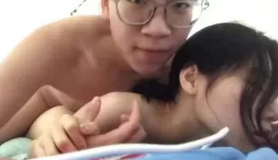 18岁小伙与38岁少妇干柴烈火疯狂做爱全程高能 [02:03]