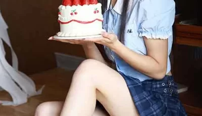 [转载搬运] 绮梦摄影-Aubrey-JK超短裙棉袜裸足美腿 [267p1v+1.45G][百度盘]