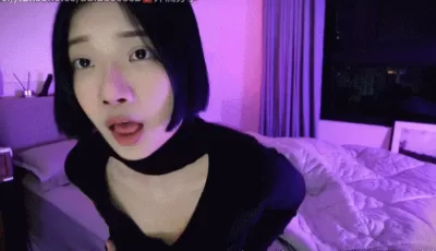 [转载搬运] 推特超高颜值的短发小姐姐！ [9v+2.51g][百度盘]