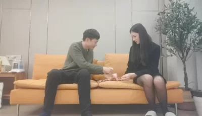 [转载搬运] 哥是个传说 探花约啪长腿嫩模，口交舔蛋蛋，抓着头发后入猛操[ [1v+800M][百度盘]