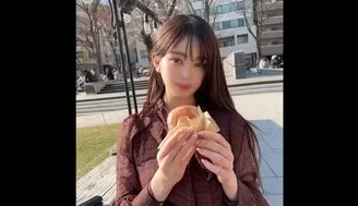 FC2PPV3068336 高中退學目標成為偶像的美少女只能靠出賣肉體維生 連續中出白虎穴 [1:15:20]
