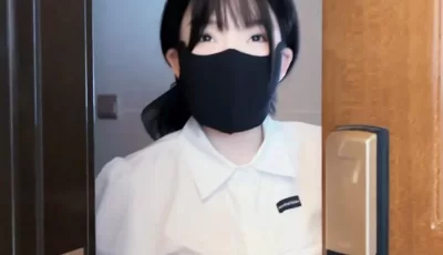 [转载搬运] 清纯白嫩『萌之乖乖 Mguaiguai』陪玩被中出 透红的身姿 [1v+980m][百度盘]