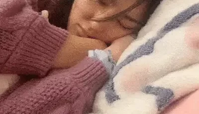 [转载搬运] 睡覺中的妹妹！被窩裏拉起來激情3p！苗條身材貧乳，一個... [1+782MB][磁力链接]