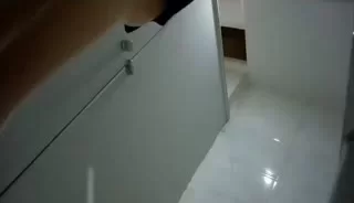 厕拍大神潜入模特公司女厕偷拍 [06:01]