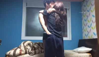 [转载搬运] 情侣露脸真实性爱自拍，帅男靓女出租房脱光激情造爱，... [np+2.31g][百度盘]