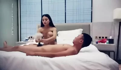 老哥网约腿上纹身外网小姐姐性感红唇美腿骑在身上互摸解开内衣主动骑乘暴插小穴中场休息再继续操. [1:07:13]
