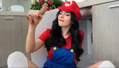 [转载搬运] 欧美御姐SweetieFox，cosplay马里奥！ [1v+584m][百度盘]