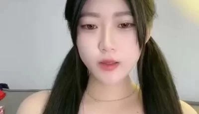 [自行打包] 半糖 巨乳大E 巨乳女神，童颜巨乳抹油狂甩 [26v+1.05g][百度盘]