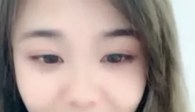 [转载搬运] 颜值巅峰女神！尺度突破【小臭宝】扣穴自慰！高潮爽喷水！闷骚型，清纯反差强！ [1v+1187M][磁力链接]