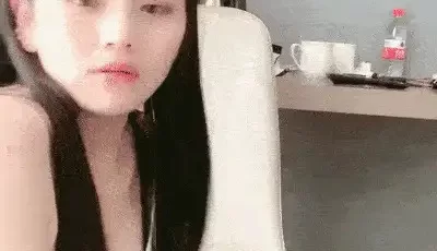[转载搬运] 新人下海漂亮小姐姐！白嫩皮膚粉穴！跪在椅子求操，後... [2+2447 MB][磁力链接]