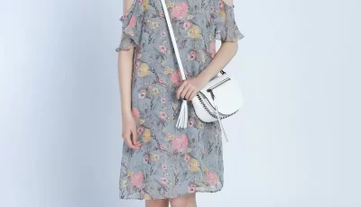 关晓彤 棚照生图 碎花连衣裙3套