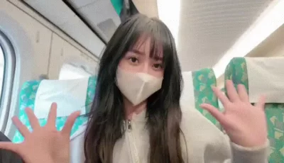 [自行打包] una优娜最新-千里做高铁去送逼，这礼物有点骚，结果当然... [1v+1.3G][百度盘]