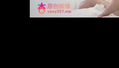 [转载搬运] 杏吧老王 3000约操18岁良家学生妹，进入的瞬间不停喊疼 [1v+400m][百度盘]
