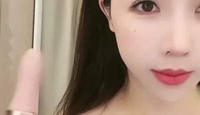 抖音高颜值御姐风小网红，长腿黑丝包臀裙完美身材极品...