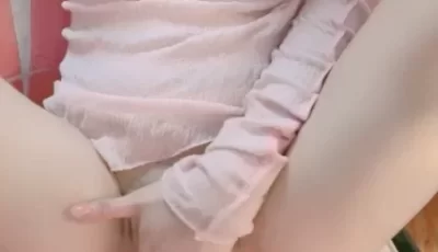 [转载搬运] 外表清纯国产美女主播 扩阴器 针筒往里射水 1V-366M [1V+366M][百度盘]