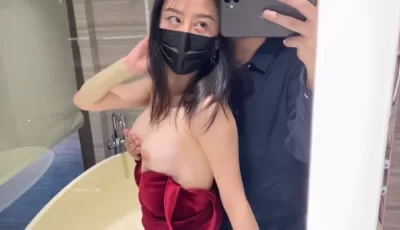 模特群约拍身材苗条长发气质美女，一字马坚挺美乳，想要合作，需要潜规则