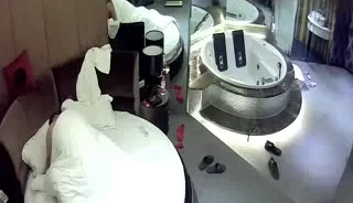 秃顶中年男和情人啪啪被脚踹 [07:10]
