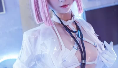 izumi泉桃子 透明护士（胶衣·长靴）