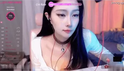 [转载搬运] 【Stripchat】绝顶高颜值妈生脸美少女主播「sisi」超骚长舌舔假鸡巴，跳蛋自慰塞黑丝? [多p+v+716.21M][百度盘]